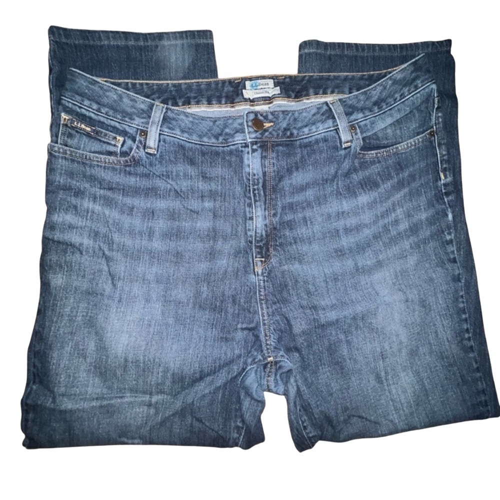 L.L. Bean Classic Fit Straight Leg Jeans Size 18 MT Medium Wash Denim - Picture 1 of 8